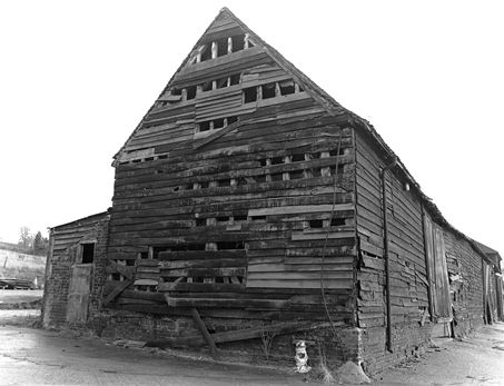 Weatherboarding on an Georgian Barn