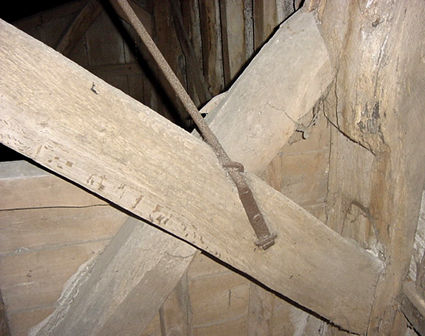 Nailed-on tie-rod