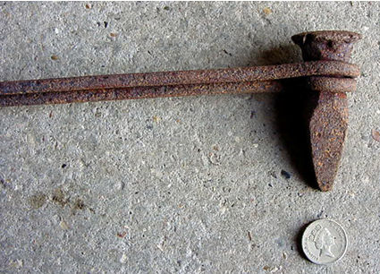 Hot set for punching holes